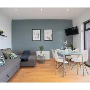 https://eden-apartments-belfast.belfasthotelsireland.com